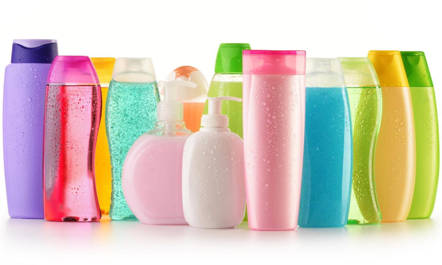 umærket kosmetik flasker i forskellige farver